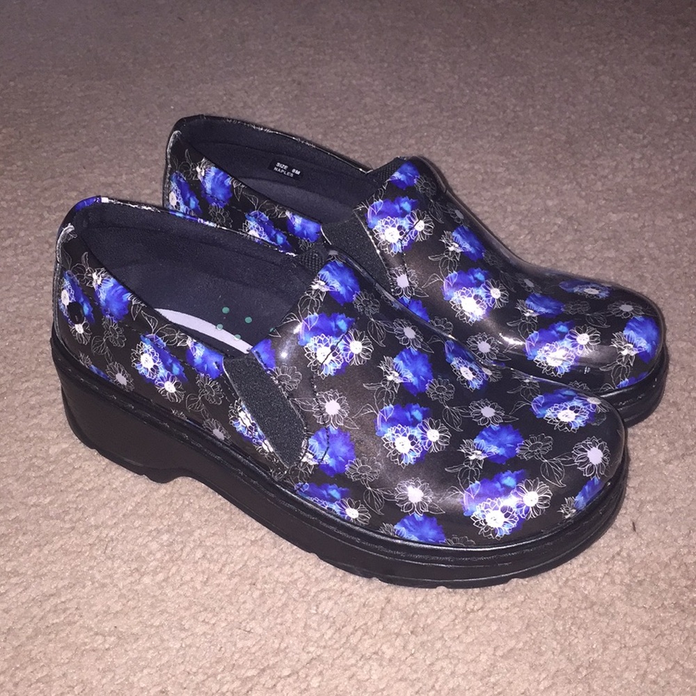 Blue Floral Nursing Klogs